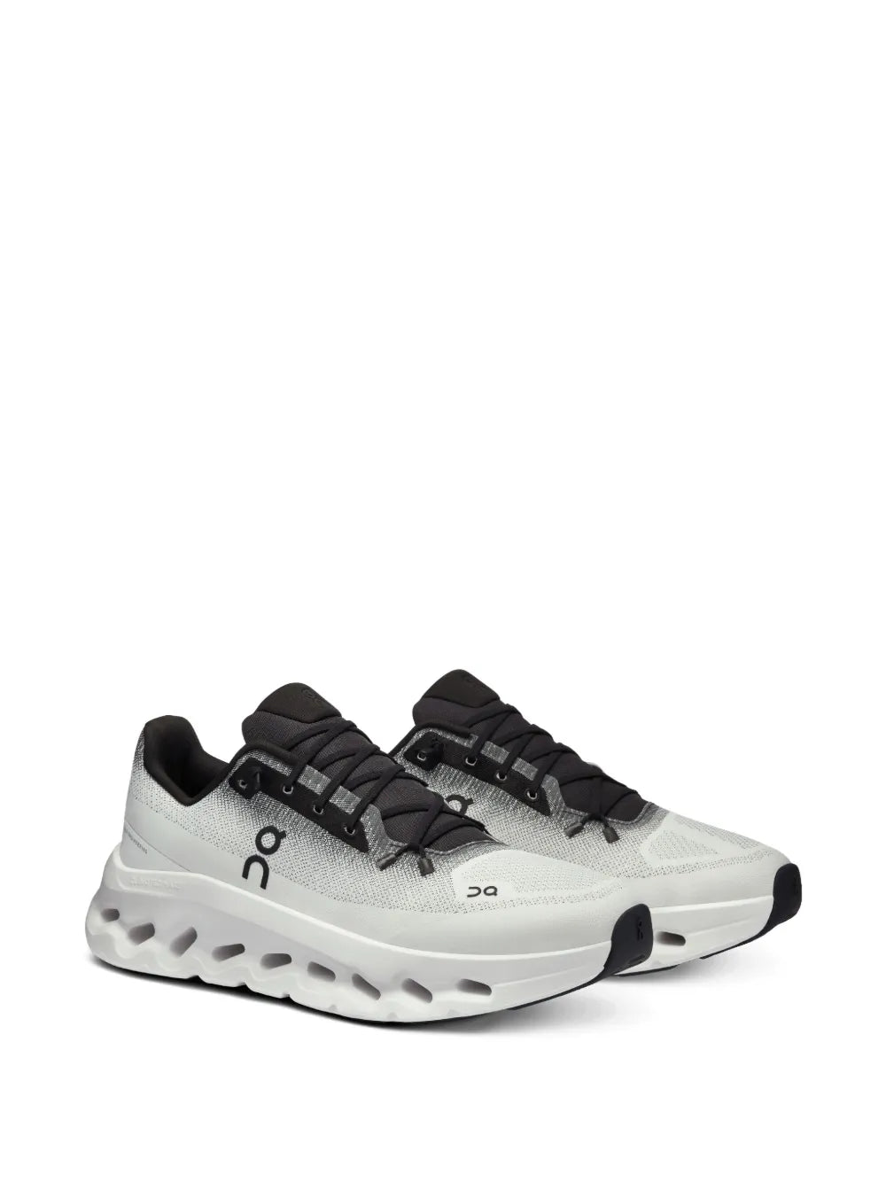 On  tenis Cloudtilt Black/Ivory | Tenis bajos | Image 2